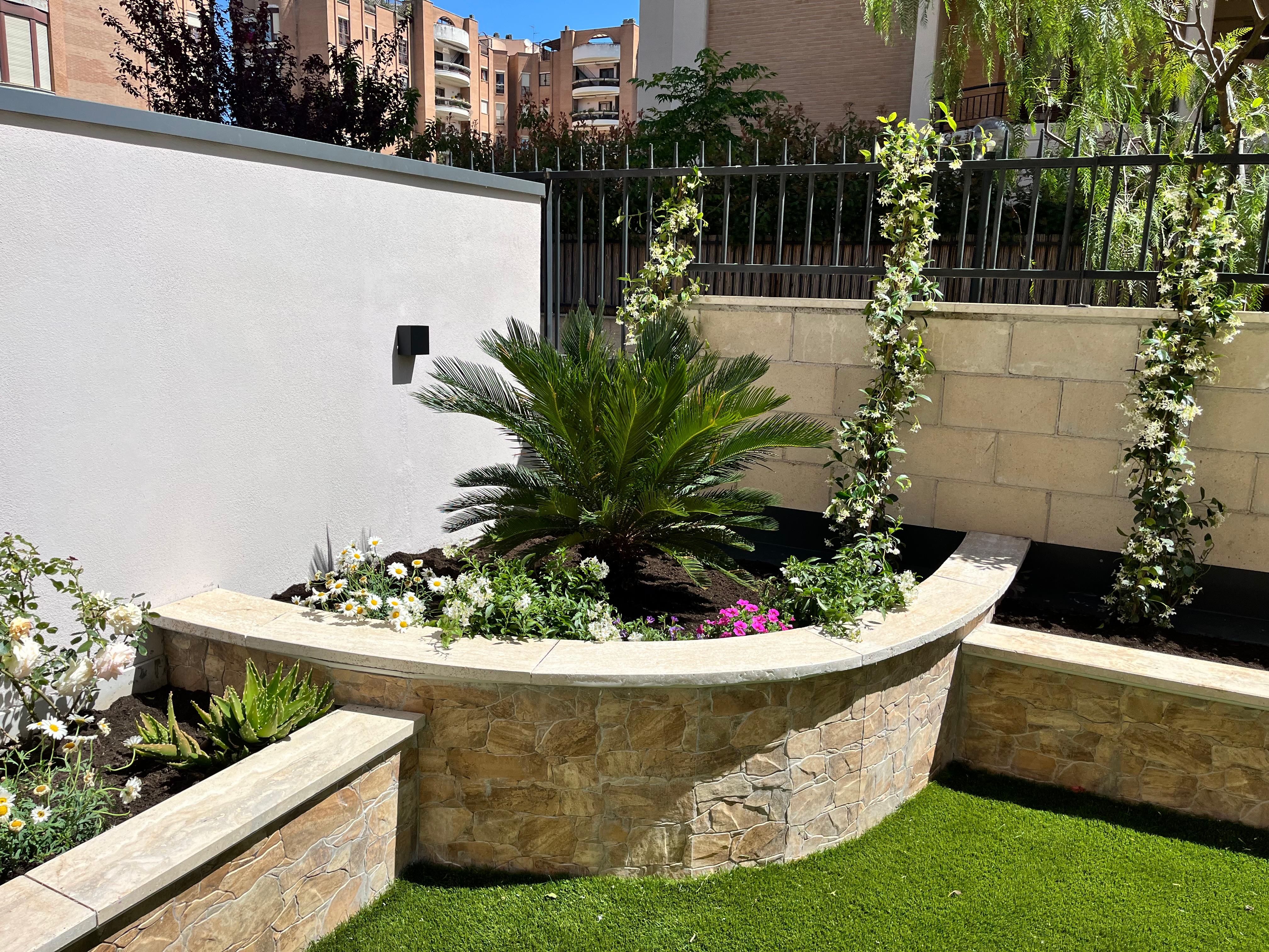 Team giardinaggio DP Global al lavoro